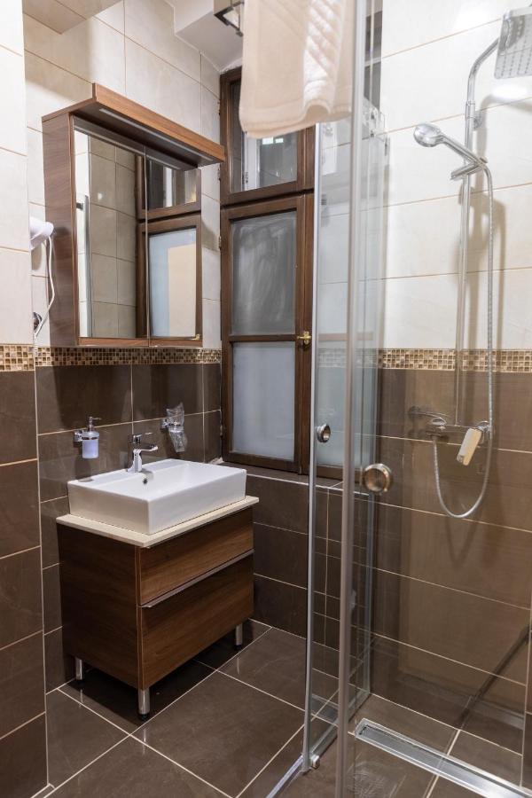 Hotel Kutko Pančevo Exteriör bild