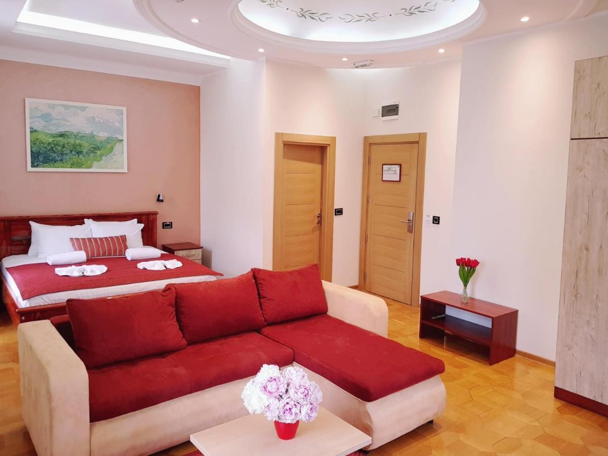 Hotel Kutko Pančevo Exteriör bild