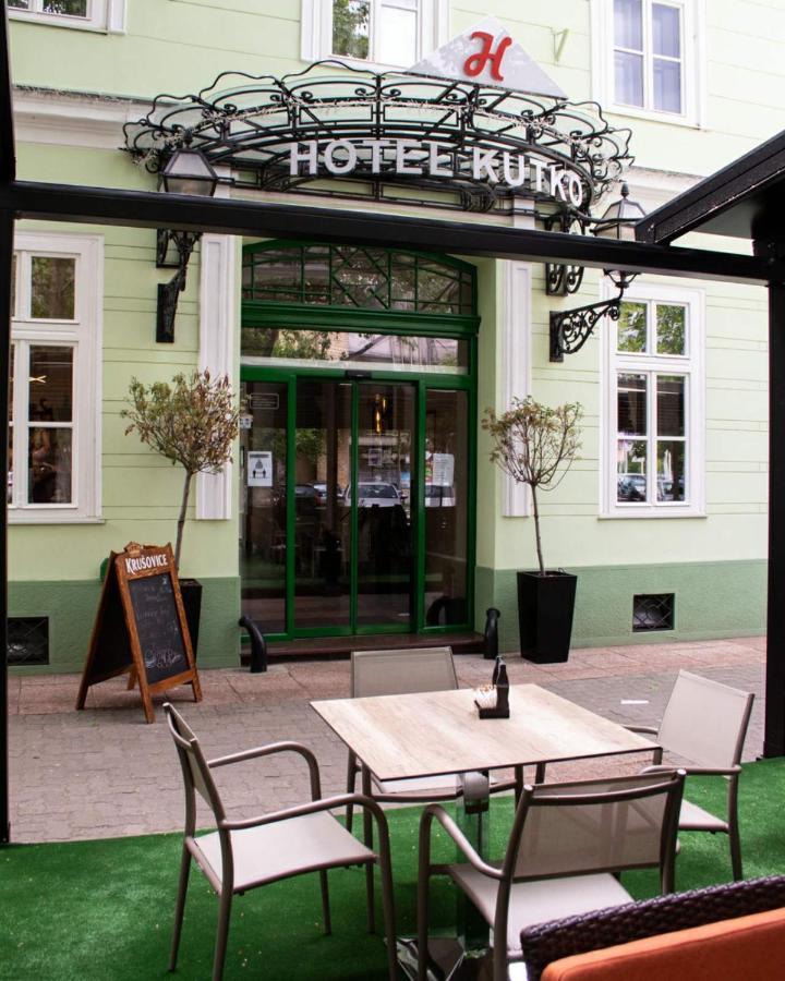 Hotel Kutko Pančevo Exteriör bild