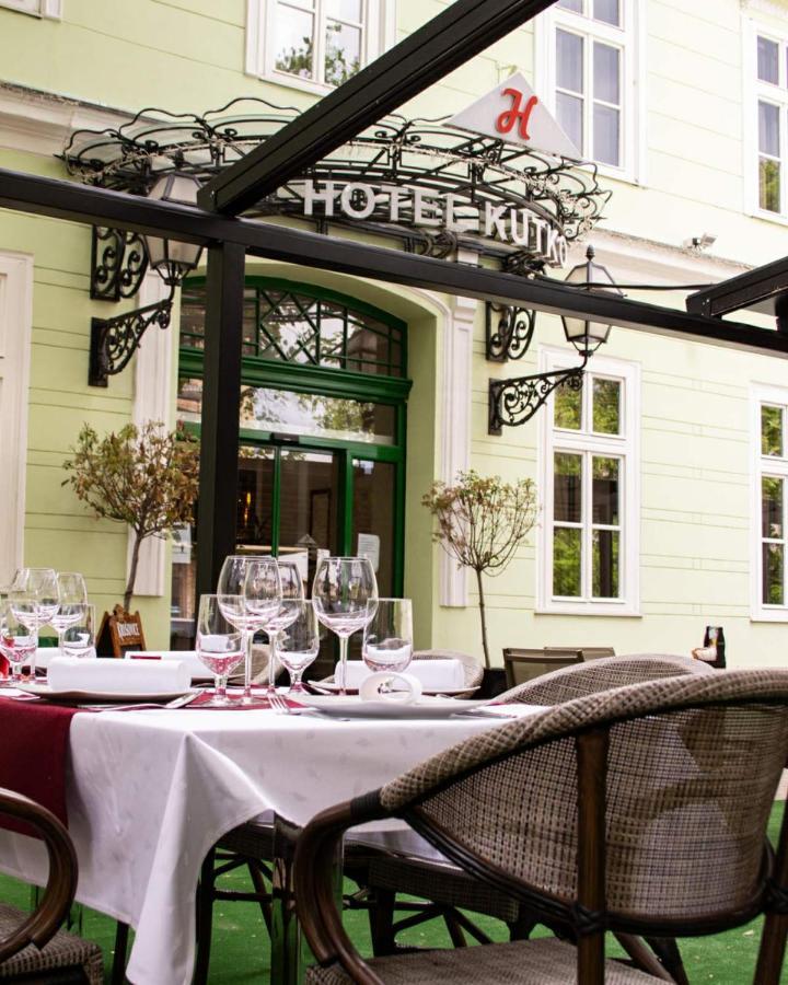 Hotel Kutko Pančevo Exteriör bild